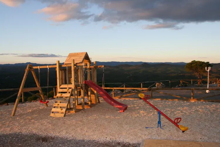 Imagen de Otra vista del parque infantil