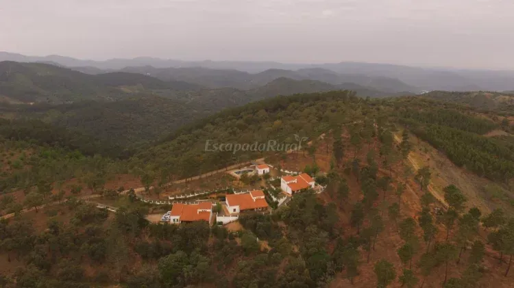 Imagen de Vista aérea de la localización en plena Sierra