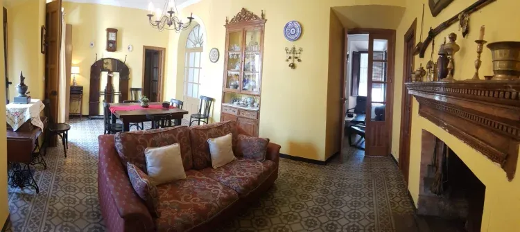 Imagen de Salón con chimenea