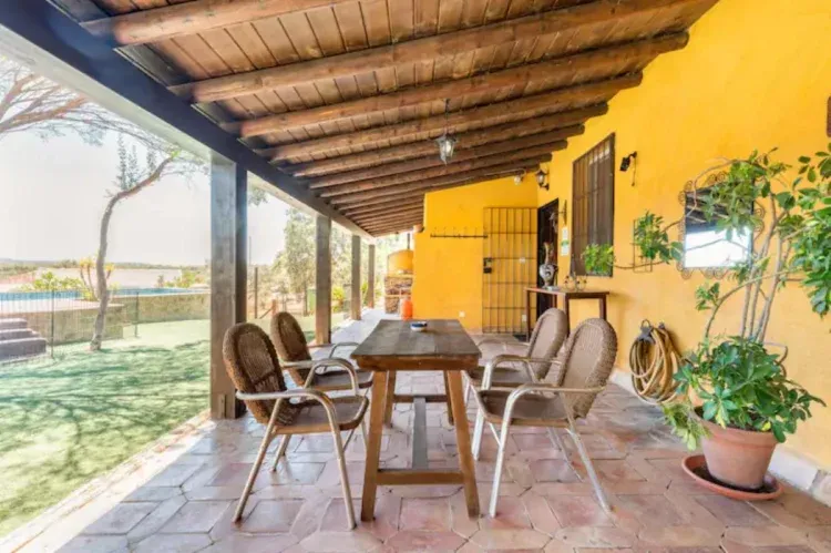 Imagen de porche navalonguilla