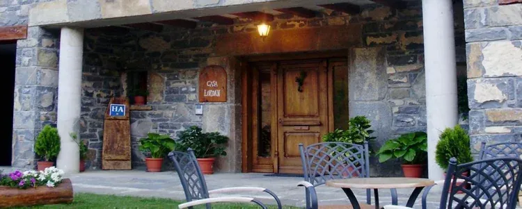 Imagen de Porche de entrada a la casa.