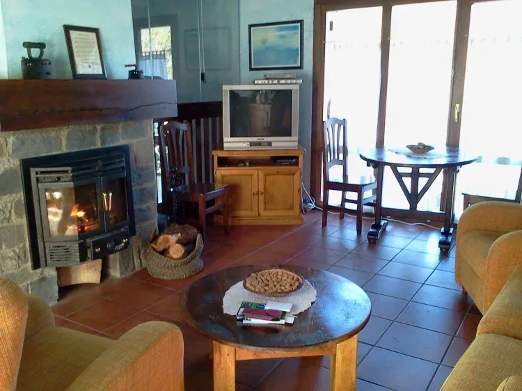 Imagen de Salón con chimenea