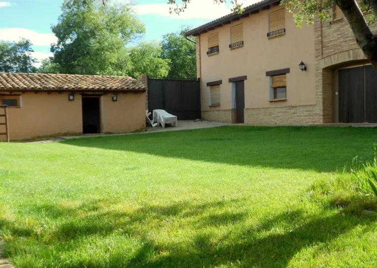 Imagen de jardín privado