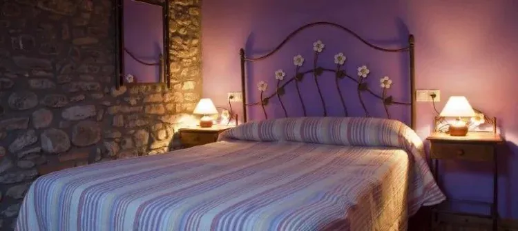 Imagen de Dormitorio principal Apartamento Capitel casa rural pirineos
