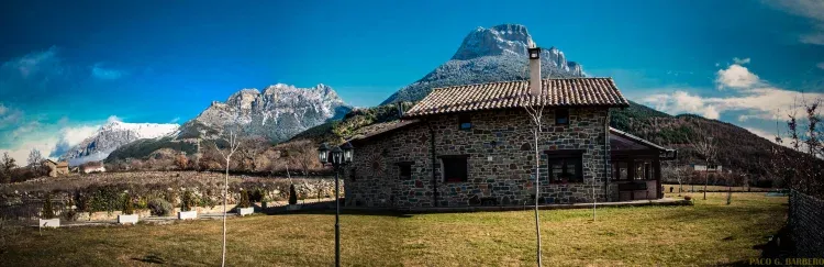 Imagen de Fachada y Peña Montañesa