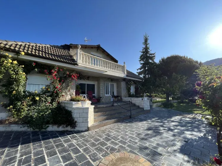 Imagen de FACHADA