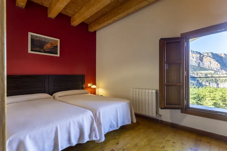 Imagen de Habitacion doble con vistas al congost de Mont-rebei. 