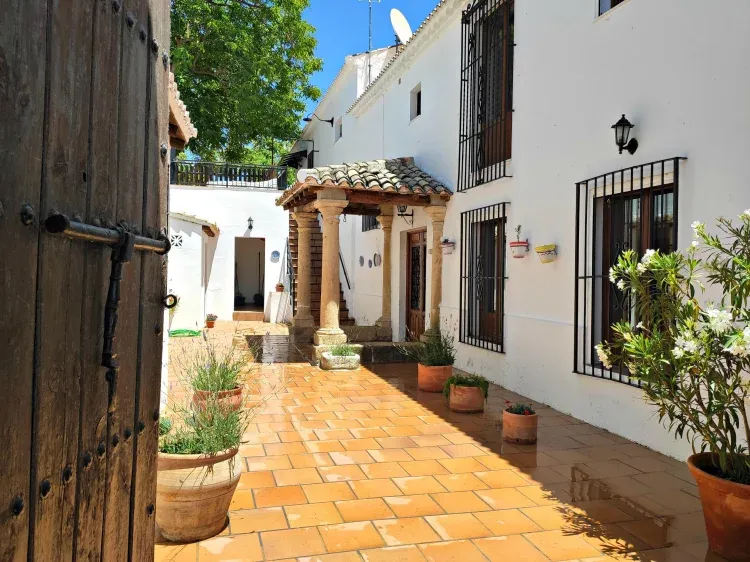Imagen de Entrada principal