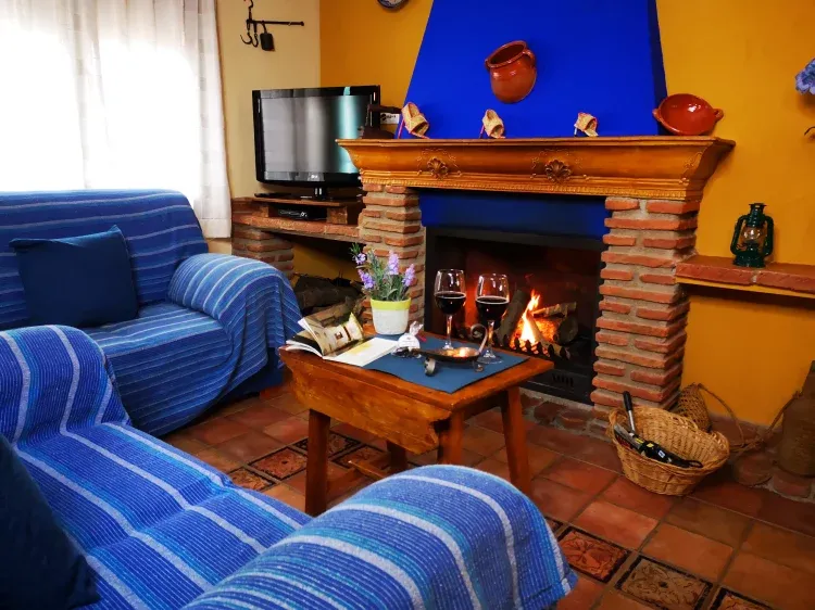Imagen de Salón con chimenea