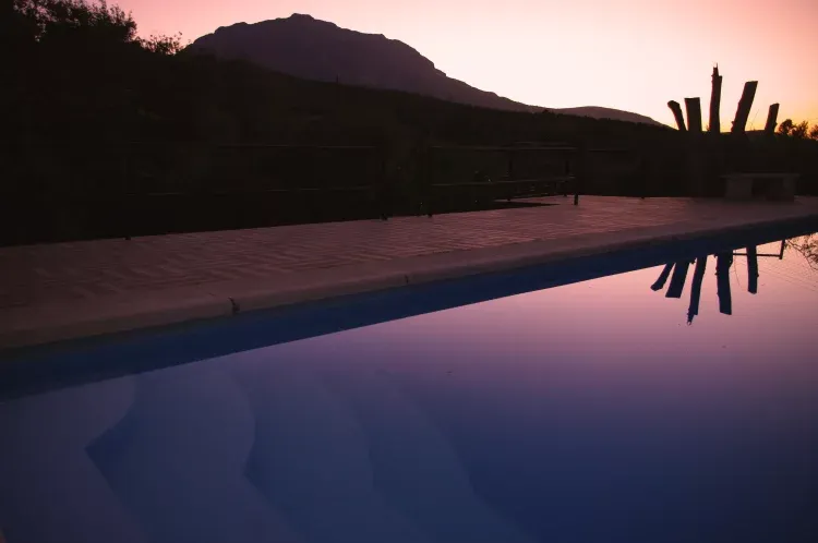 Imagen de Piscina con vistas a la sierra