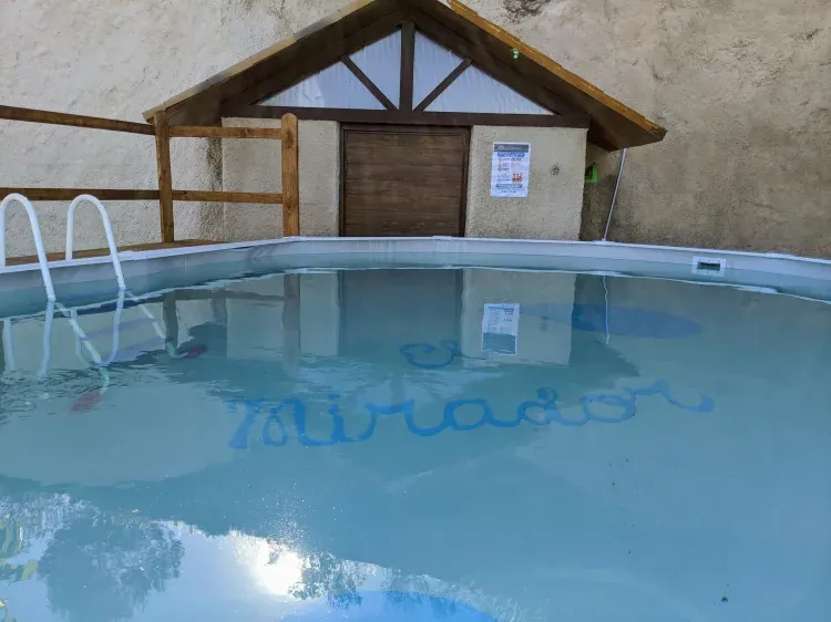 Imagen de Piscina lavanda