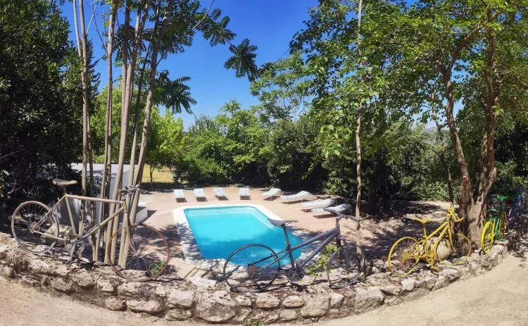 Imagen de Entrada y piscina