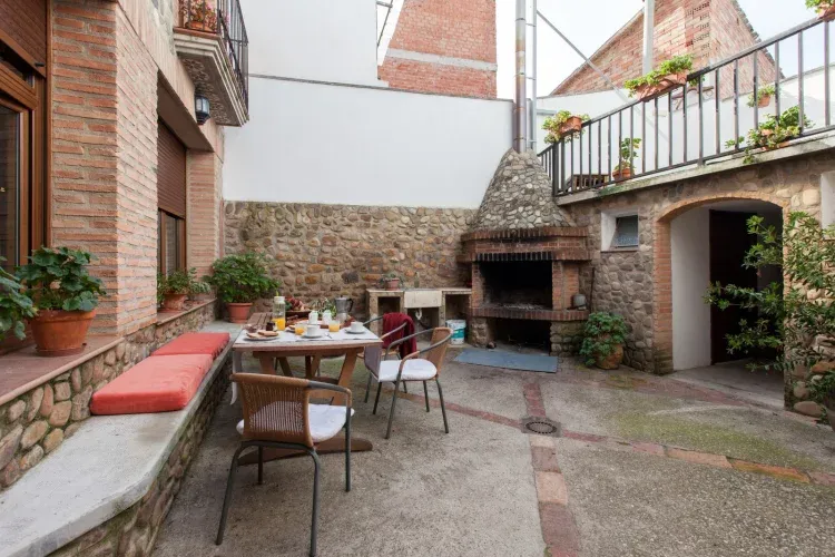 Imagen de Patio con chimenea 