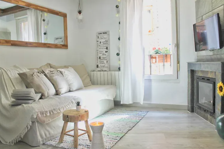 Imagen de Salón acogedor y cálido del apartamento de una habitación