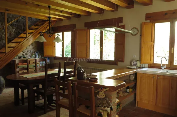 Imagen de Cocina con comedor