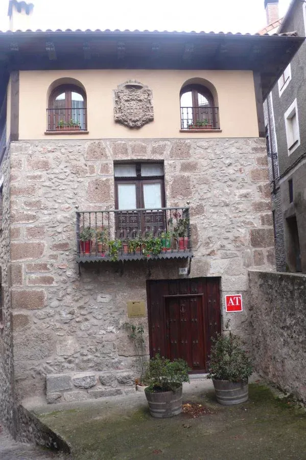 Imagen de Fachada con rótulo