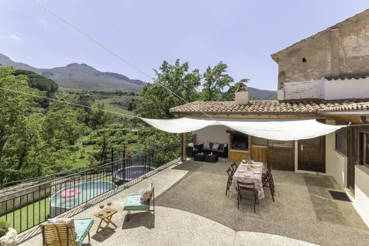 Imagen de Patio y jardín