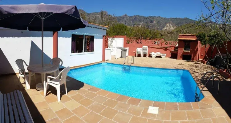 Imagen de Terraza y piscina