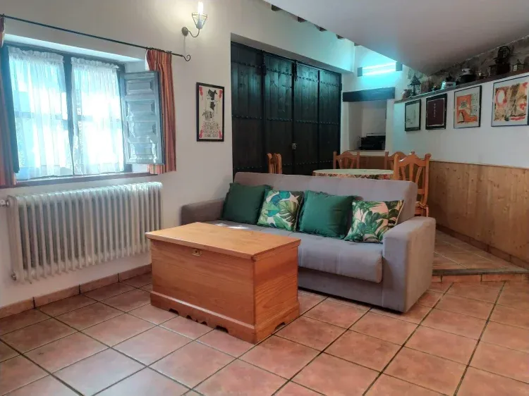 Imagen de Salón comedor con sofá cama, Apartamento 1, Casa Baz