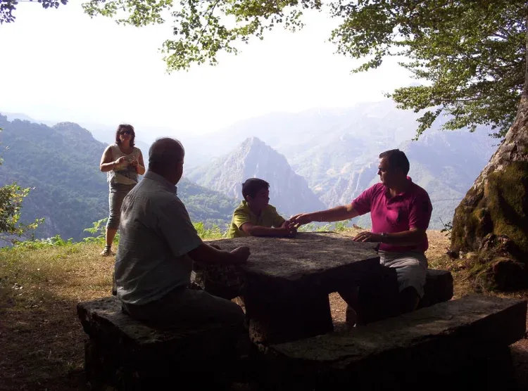 Imagen de Tertulia en el mirador de los porros