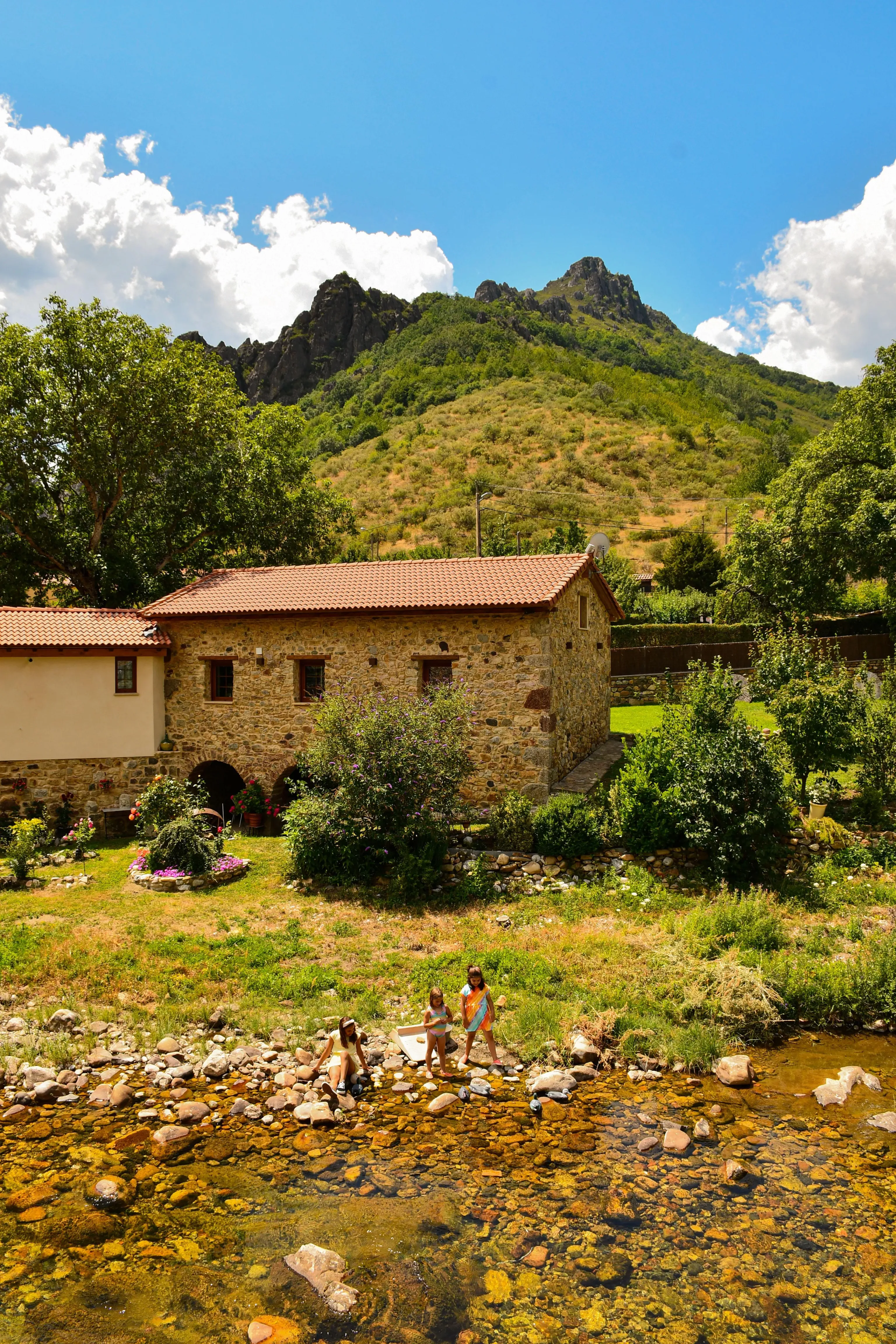 Imagen de Fachada este 