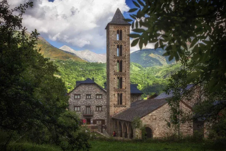 Imagen de Situado delante de la iglésia. Pat4rimonio UNESCo