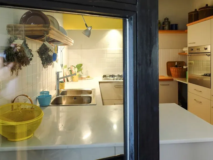 Imagen de entrada del huerto a la cocina