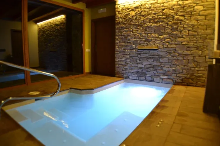 Imagen de jacuzzi-spa