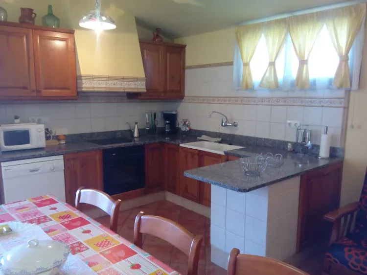 Imagen de cocina y comedor