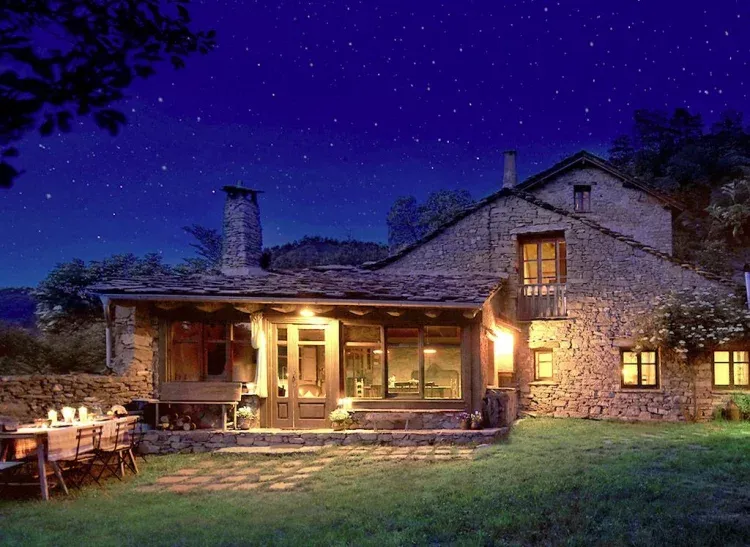 Imagen de La Pegatera por la noche, cenas de verano