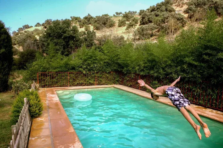Imagen de Piscina privada y vallada