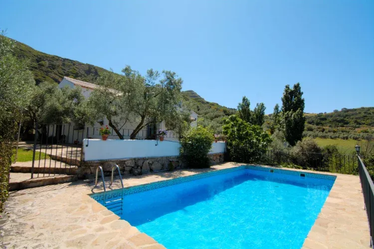 Imagen de casa rural con piscina privada