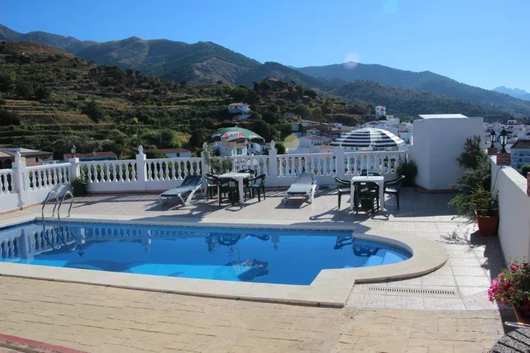 Imagen de piscina privada.