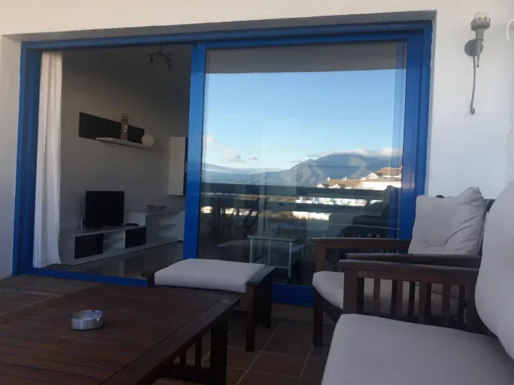 Imagen de Terraza con vistas al mar y la montaña
