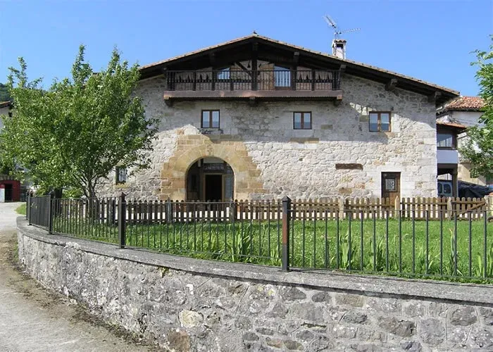 Imagen de FACHADA PRINCIPAL .TIPICA CASA NAVARRA AÑO 1649