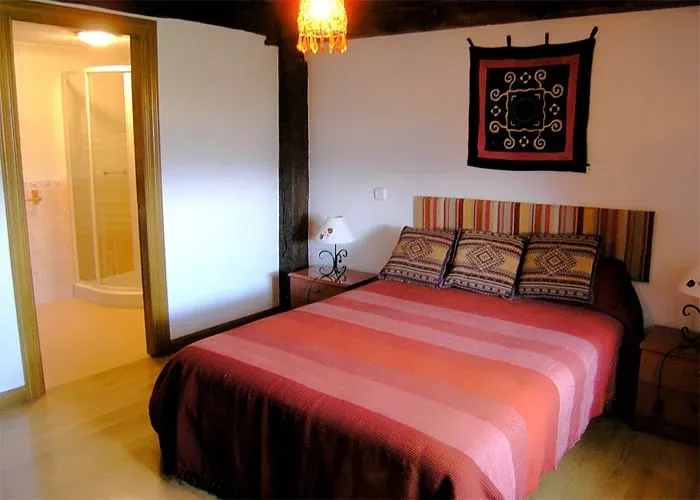 Imagen de TODAS LAS HABITACIONES CON BAÑO INCORPORADO ,TOALLAS Y SABANAS