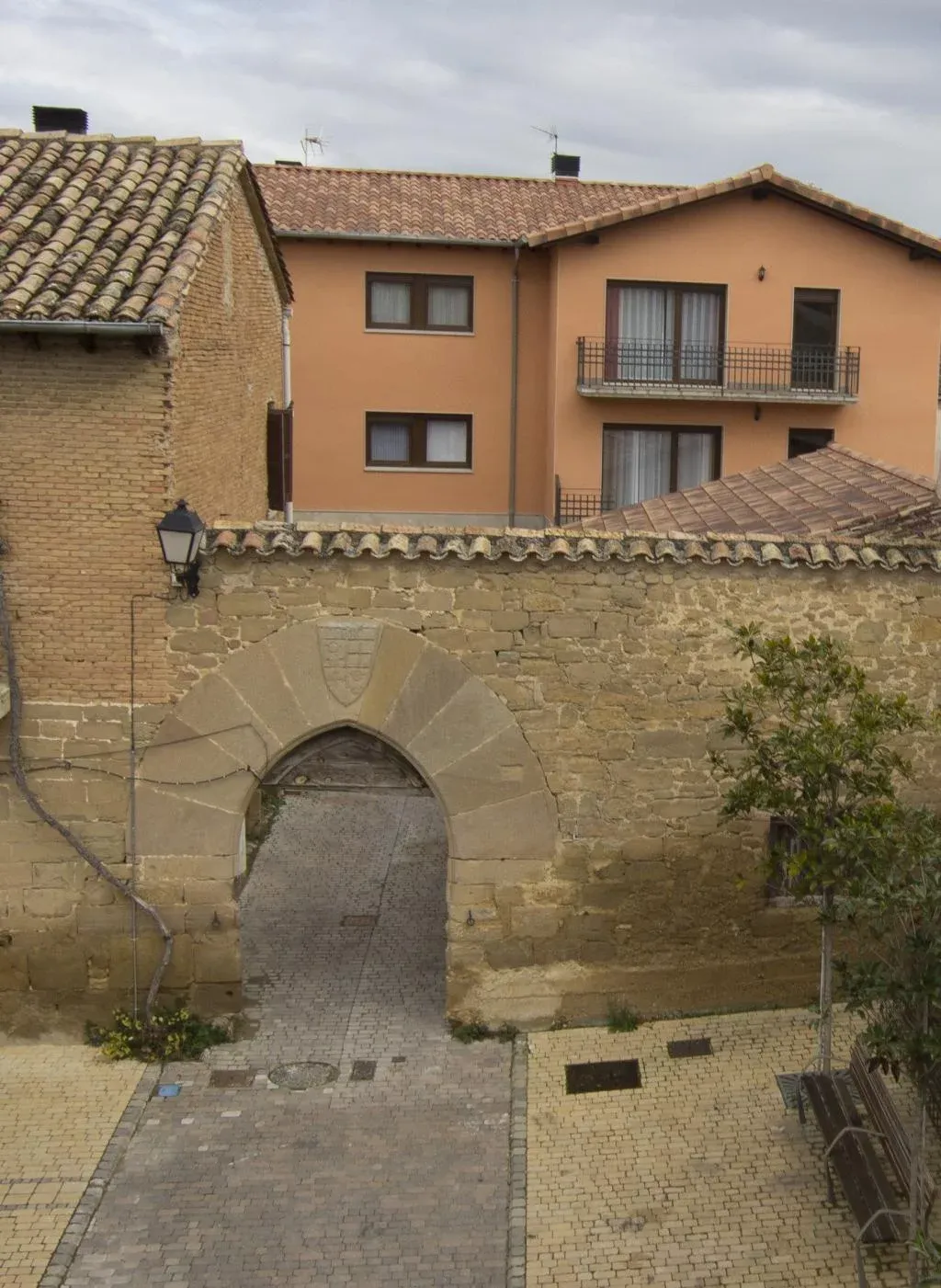 Imagen de Arco de los Infanzones de Obanos con nuestros apartamentos rurales La Patxuela
