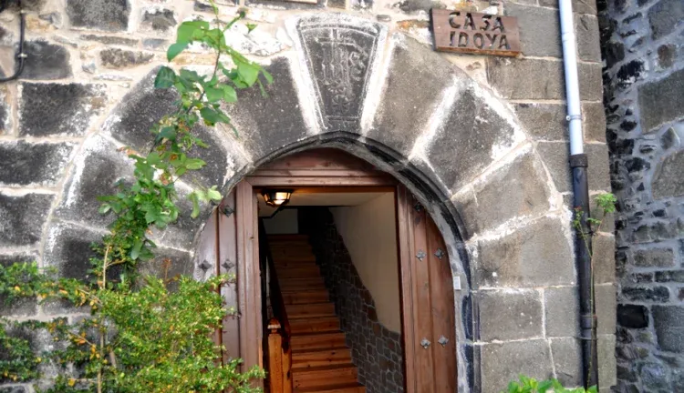 Imagen de Puerta entrada día