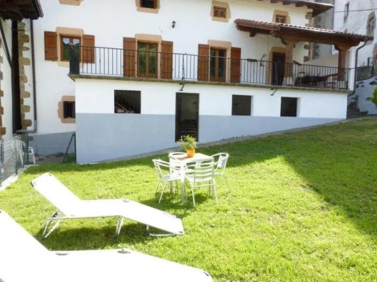 Imagen de Jardín con mobiliario