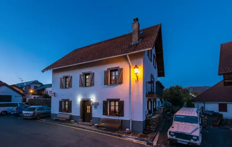 Imagen de Casa rural de noche