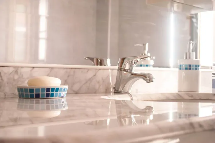 Imagen de Uno de los baños con bañera