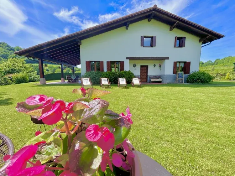 Imagen de Casa y jardín