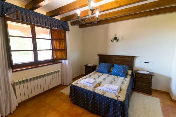 Imagen de Habitación con cama de matrimonio 2
