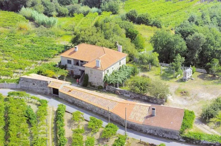 Imagen de Vista aérea de la casa y parte de la finca