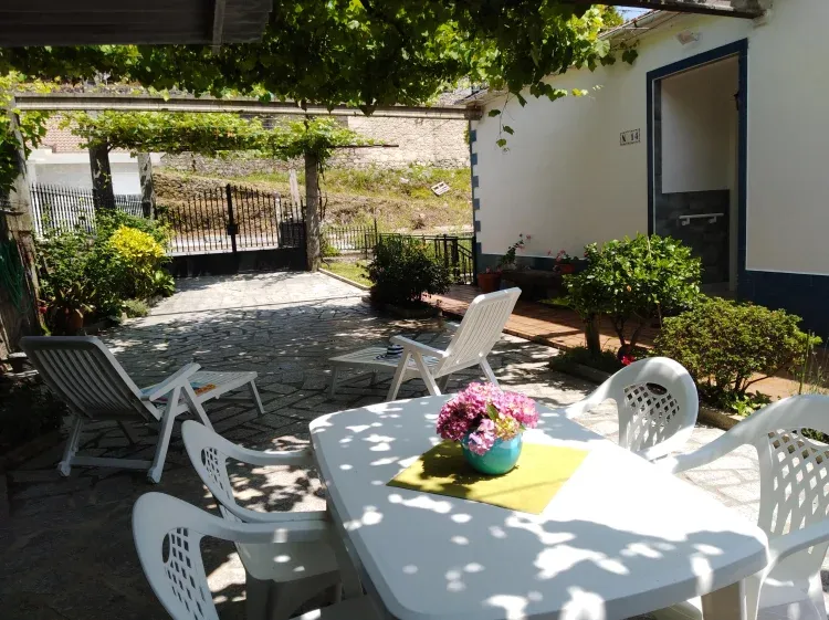 Imagen de Patio y mobiliario jardín