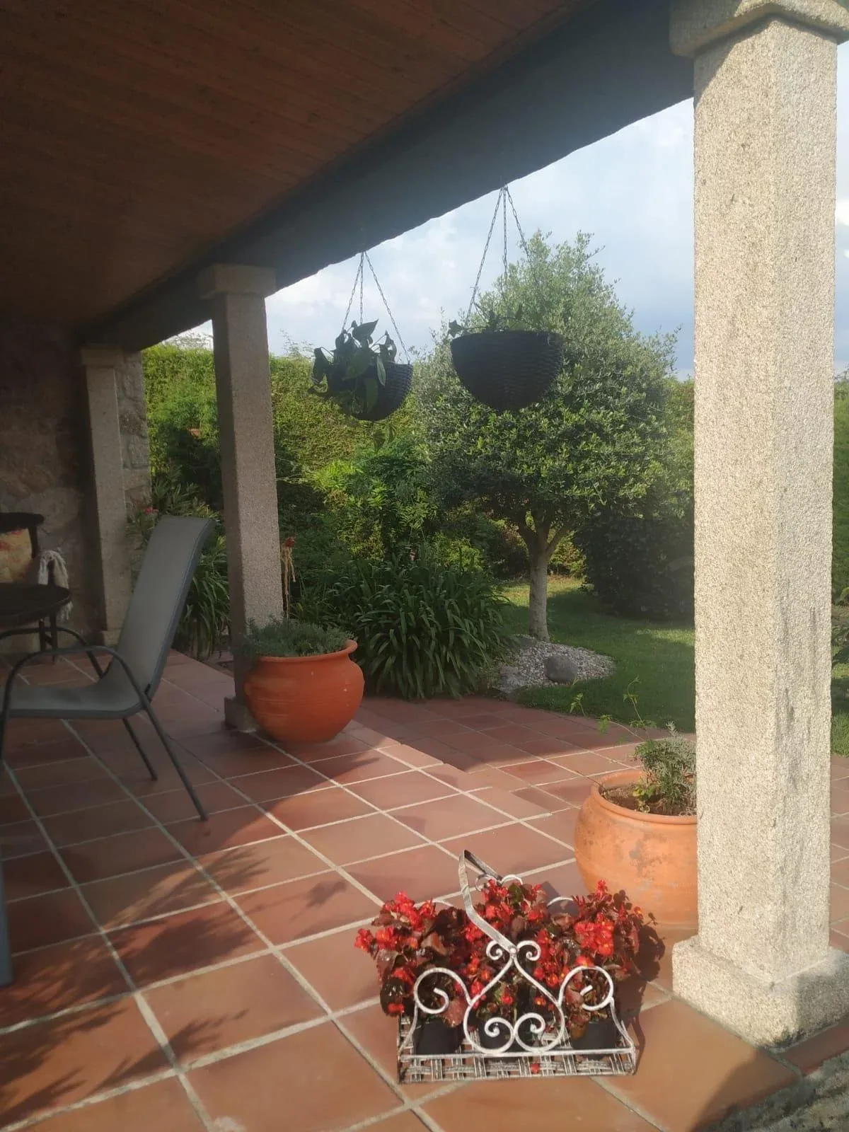 Imagen de Porche de la casa, desayunos y maravillosas noches de verano!!