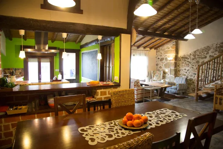 Imagen de Las Mimbrescomedor con mesa para 12 comensales
