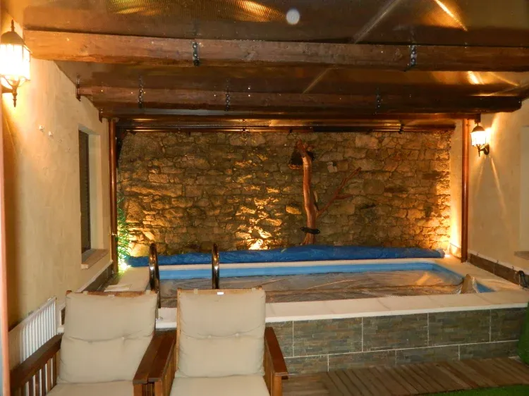 Imagen de Piscina cerrada y climatizada