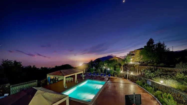 Imagen de Night Pool