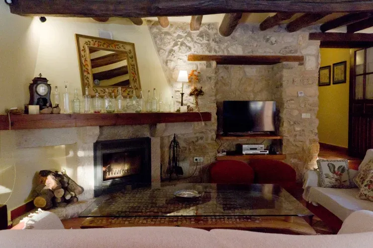 Imagen de Salón con chimenea